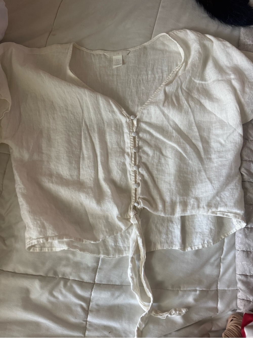 H&M Cream Linen V-Neck Pullover Top